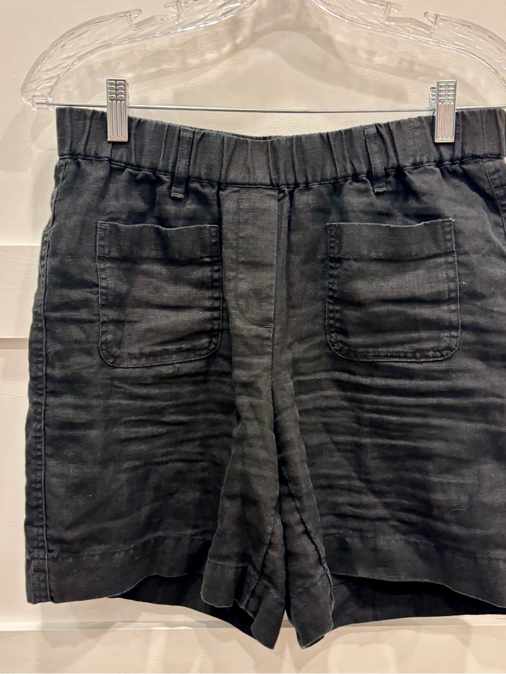 Black High-Waist Linen Shorts with Patch Pockets
